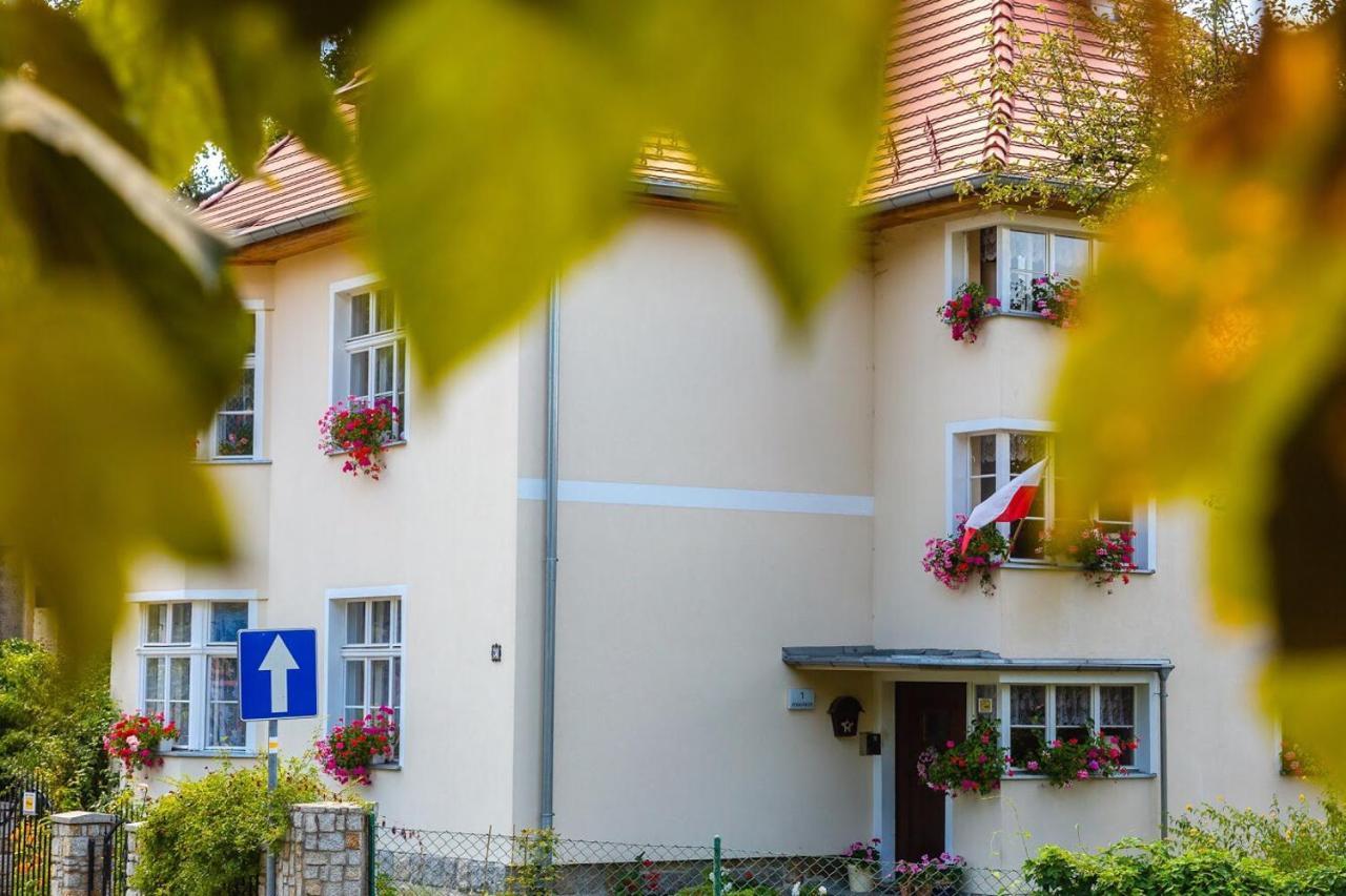 Appartamento Dom Pod Rybia Skala Jelenia Góra Esterno foto